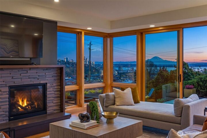 Property Photo: 2506 W Halladay Street WA 98199
