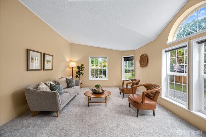 Property Photo:  124 N Central Avenue  WA 98284 