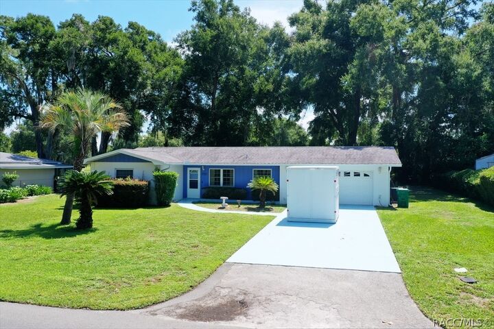 Property Photo:  3505 S Country Club Drive  FL 34450 