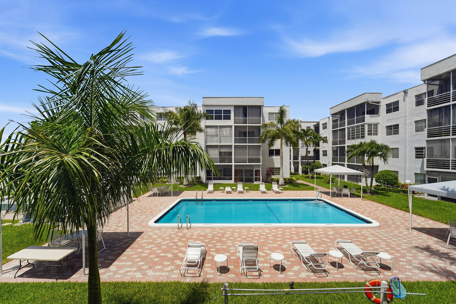 Property Photo:  3000 E Sunrise Lakes Drive E 223  FL 33322 