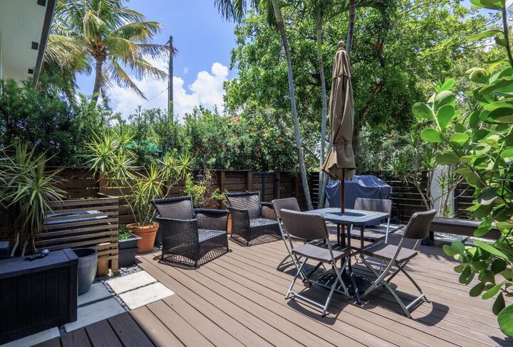 Property Photo:  3900 NE 18th Avenue 13C  FL 33334 