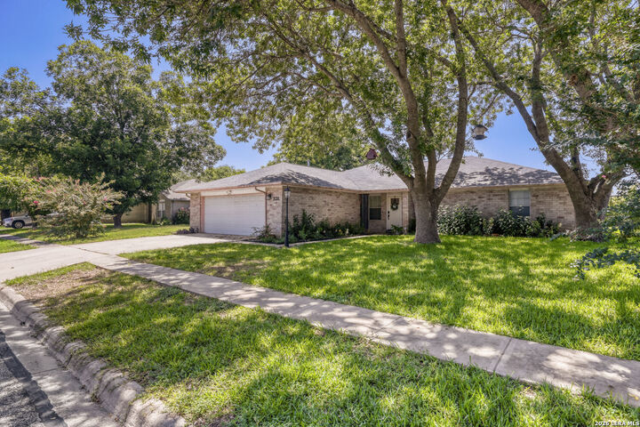 Property Photo:  9210 Shadow Lawn Cir  TX 78109 