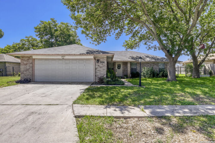 Property Photo:  9210 Shadow Lawn Cir  TX 78109 