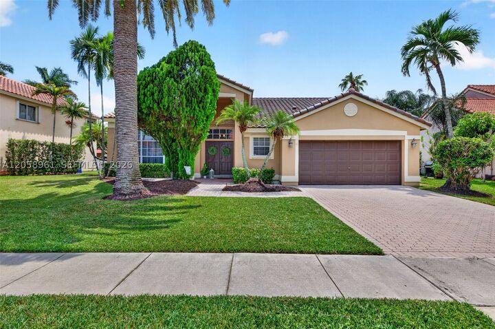 Property Photo: 19352 NW 11th St FL 33029