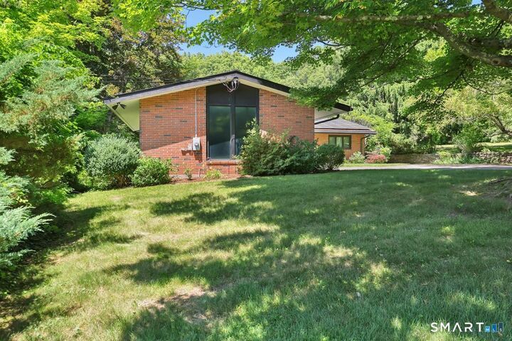Property Photo:  5 Tolland Avenue  CT 06066 