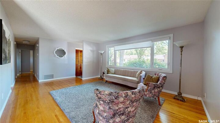 Property Photo:  85 Bobolink Bay  SK S4S 4K2 