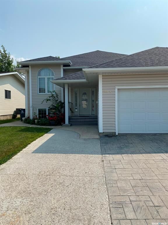 Property Photo: 2915 37th Street W SK S7L 7H8
