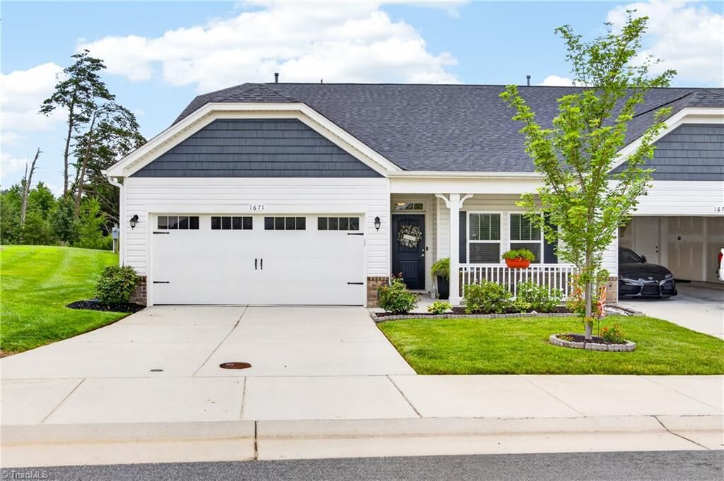 Property Photo: 1671 Coopers Hawk Drive NC 27284