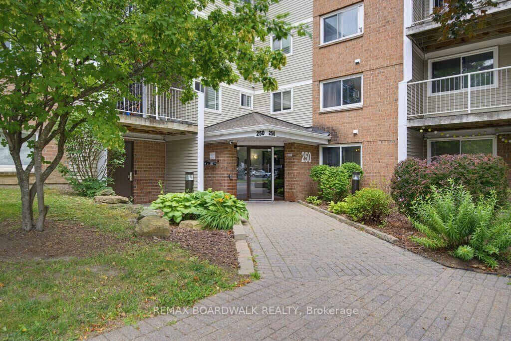 Property Photo: 250 Brittany Drive 207 ON K1K 4M1