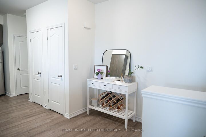 Property Photo: 1430 Gord Vinson Avenue 33 ON L1E 0J6