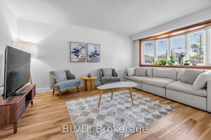 Property Photo: 457 Paliser Crescent N ON L4C 1R7