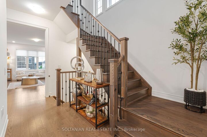 Property Photo:  18 Drizzel Crescent  ON L4E 1G8 