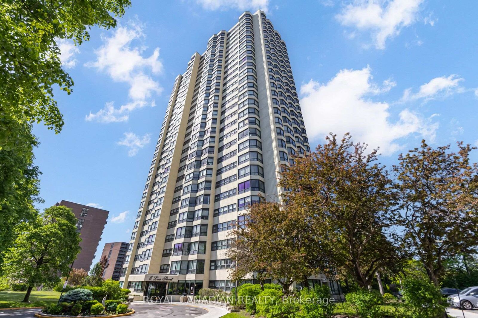 Property Photo: 8 Lisa Street 1906 ON L6T 4S6