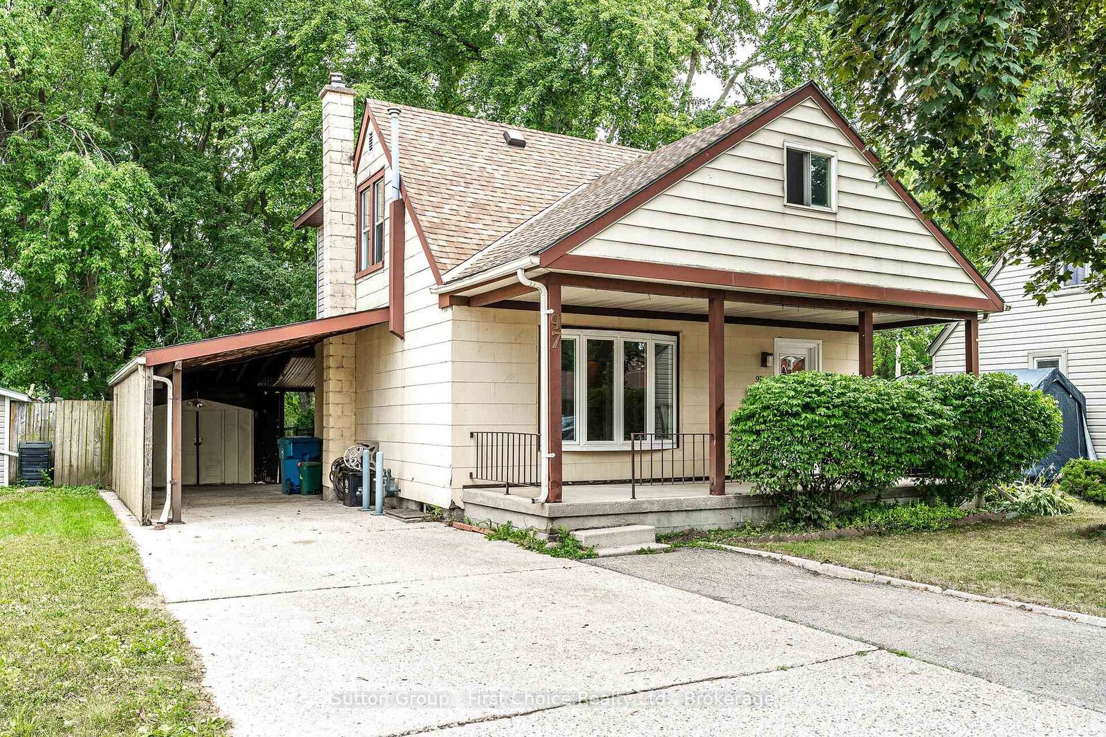 Property Photo: 97 Brydges Street ON N5A 1R6