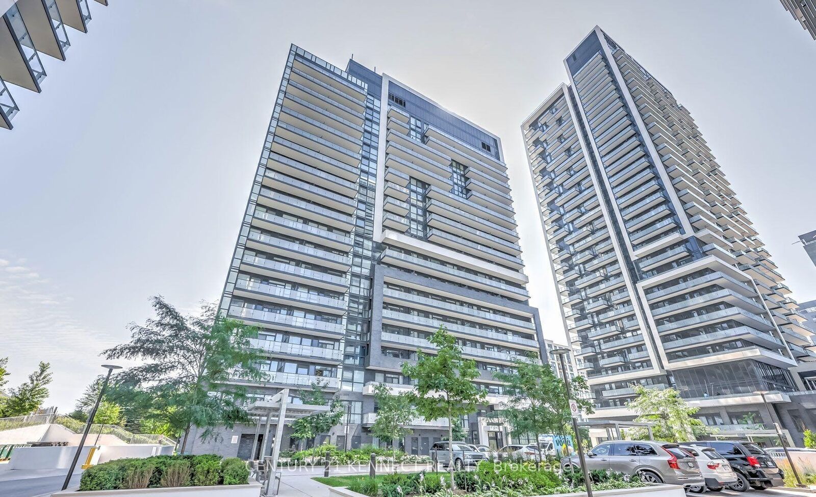 Property Photo: 75 Oneida Crescent Lph11 ON L4B 0H3