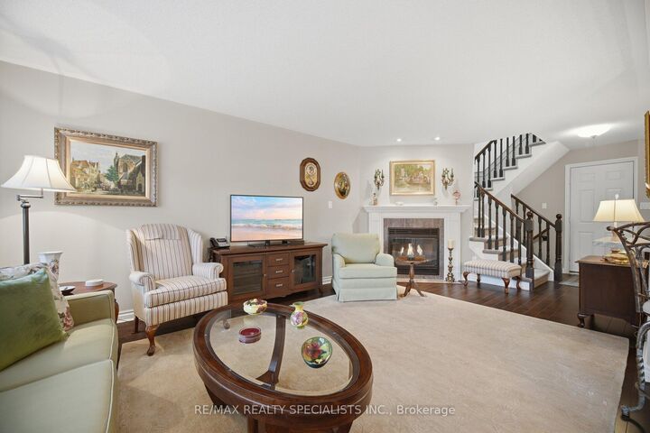 Property Photo: 5480 Glen Erin Drive 73 ON L5M 5R3