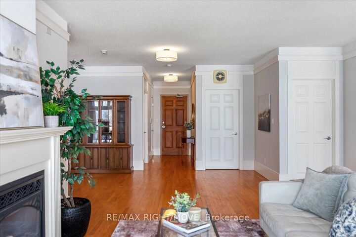 Property Photo: 140 Cedar Island Road 109 ON L3V 1T1