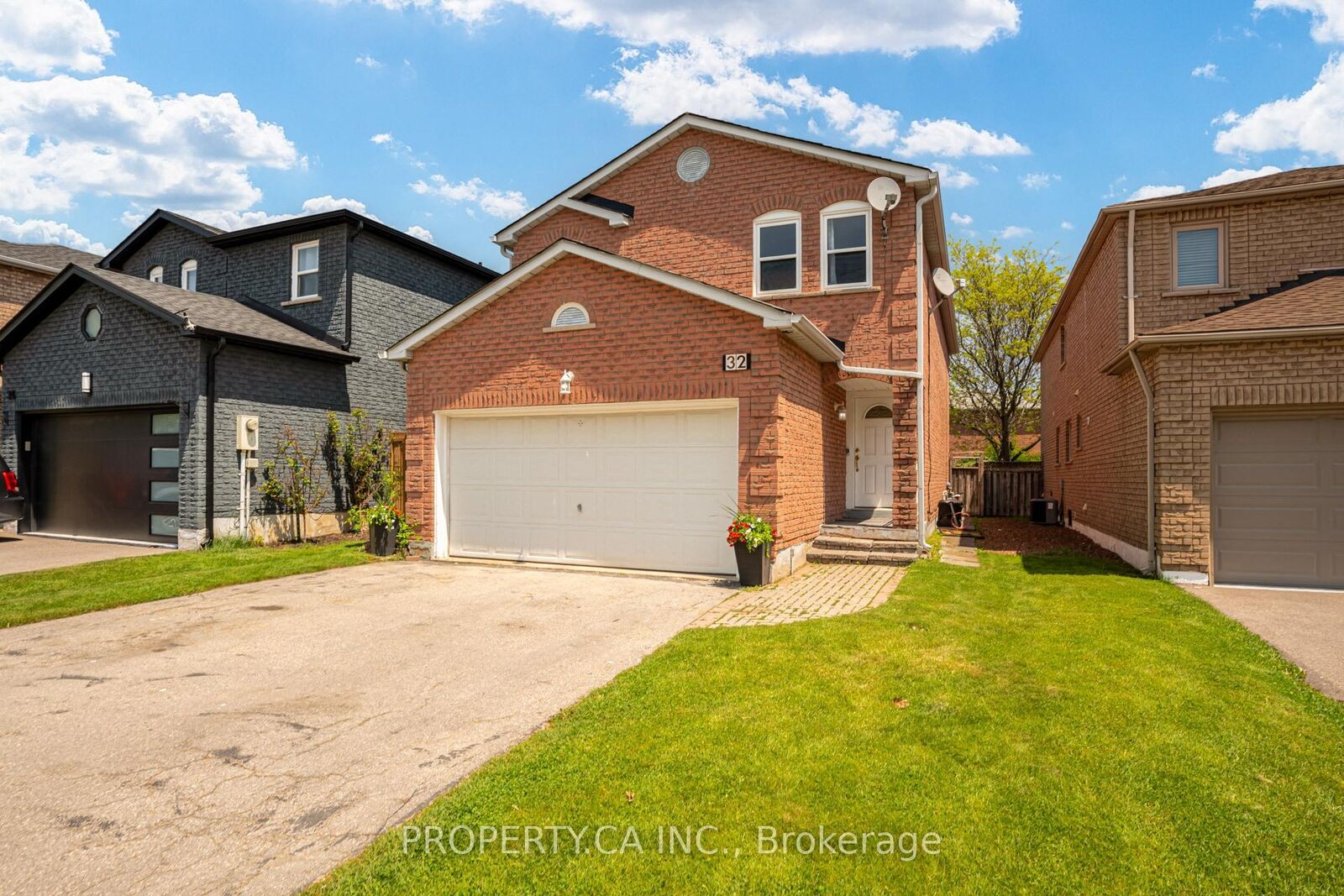 Property Photo: 32 McKinnon Avenue ON L7G 5H5