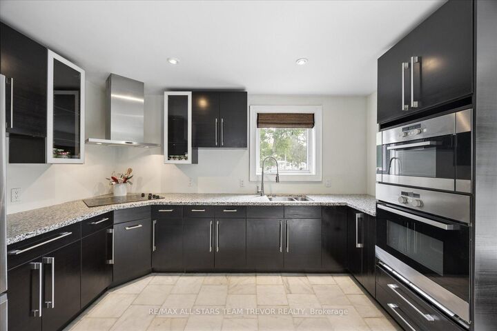 Property Photo:  314 Glenwoods Avenue  ON L4P 0A6 
