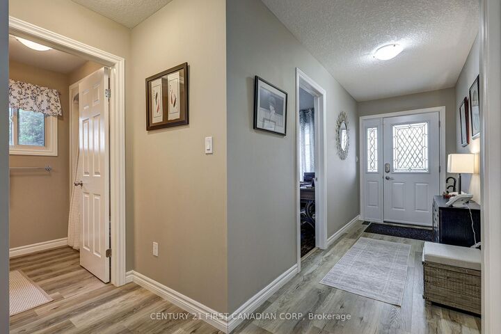 Property Photo: 26 Cardinal Court ON N5P 0C5