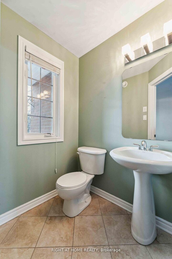 Property Photo: 130 Tandalee Crescent ON K2M 0A1