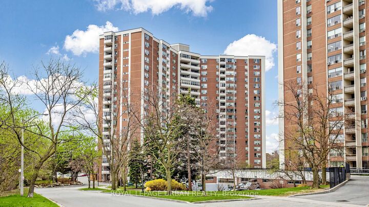 Property Photo: 60 Pavane Linkway N/A 602 ON M3C 1A1