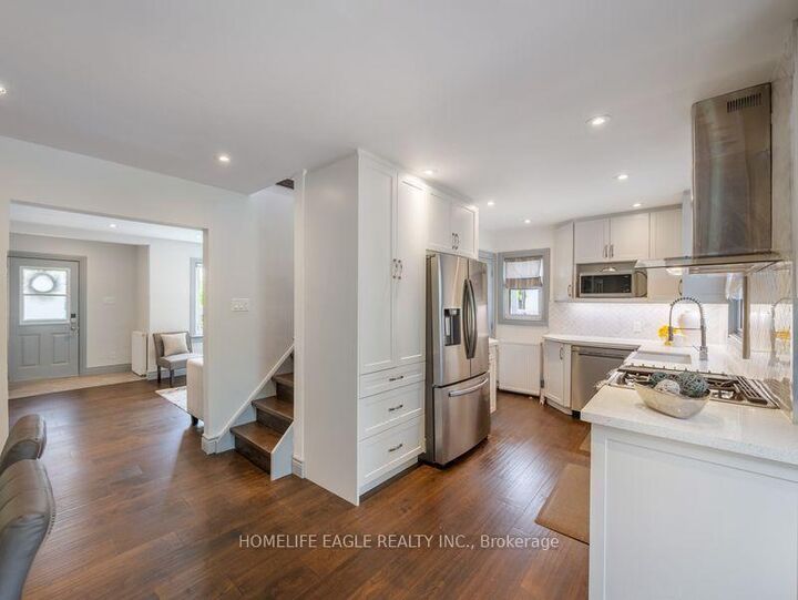 Property Photo: 261 Richmond Street ON L4C 3Y9