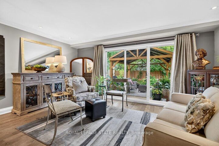 Property Photo:  44 Frances Avenue 6  ON L8E 5V6 