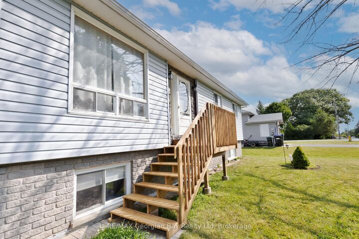 Property Photo: 144 George Street ON L0K 2A0