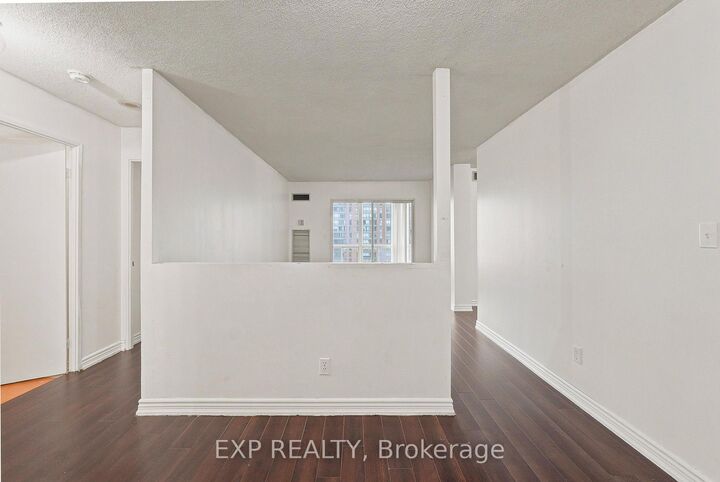 Property Photo: 155 Hillcrest Avenue 1114 ON L5B 3Z2
