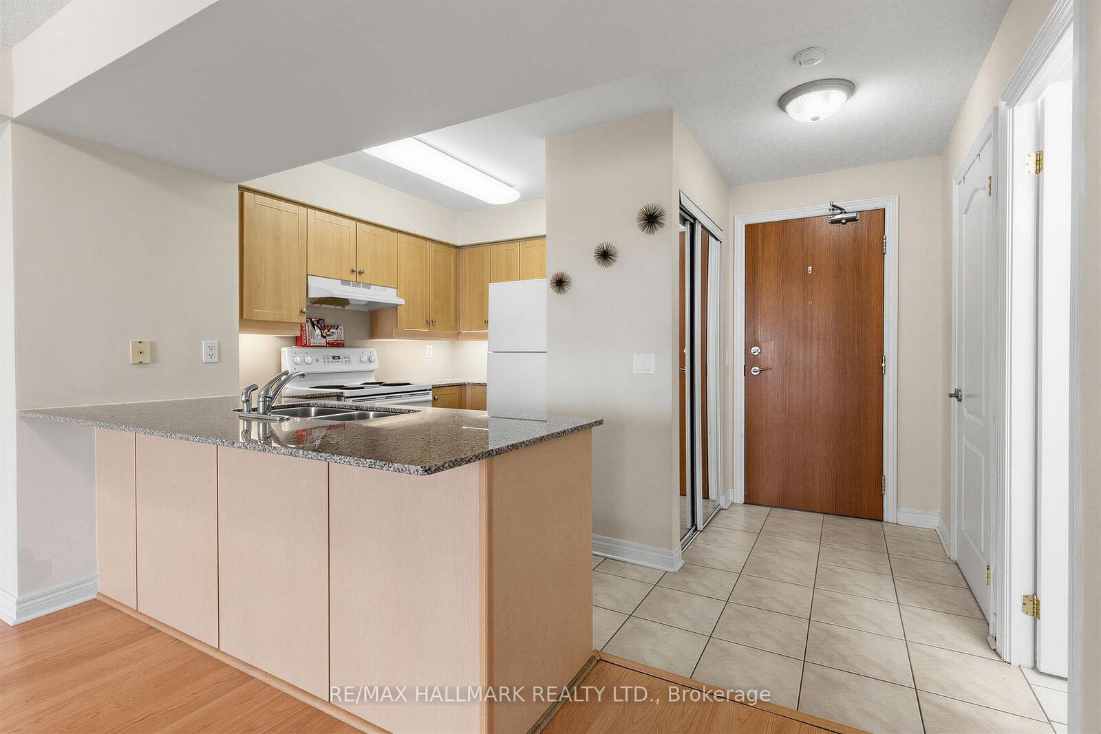 Property Photo:  50 Disera Drive 1206  ON L4J 9E9 