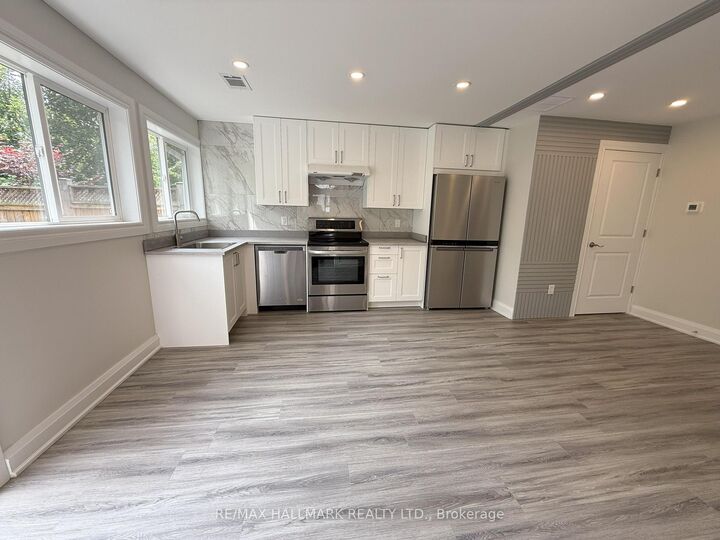 Property Photo: 382 Burnhamthorpe Road Garden Suite ON M9B 2A6