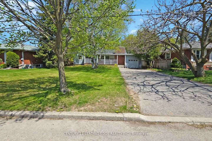 Property Photo: 21 Wexford Boulevard A ON M1R 1K9