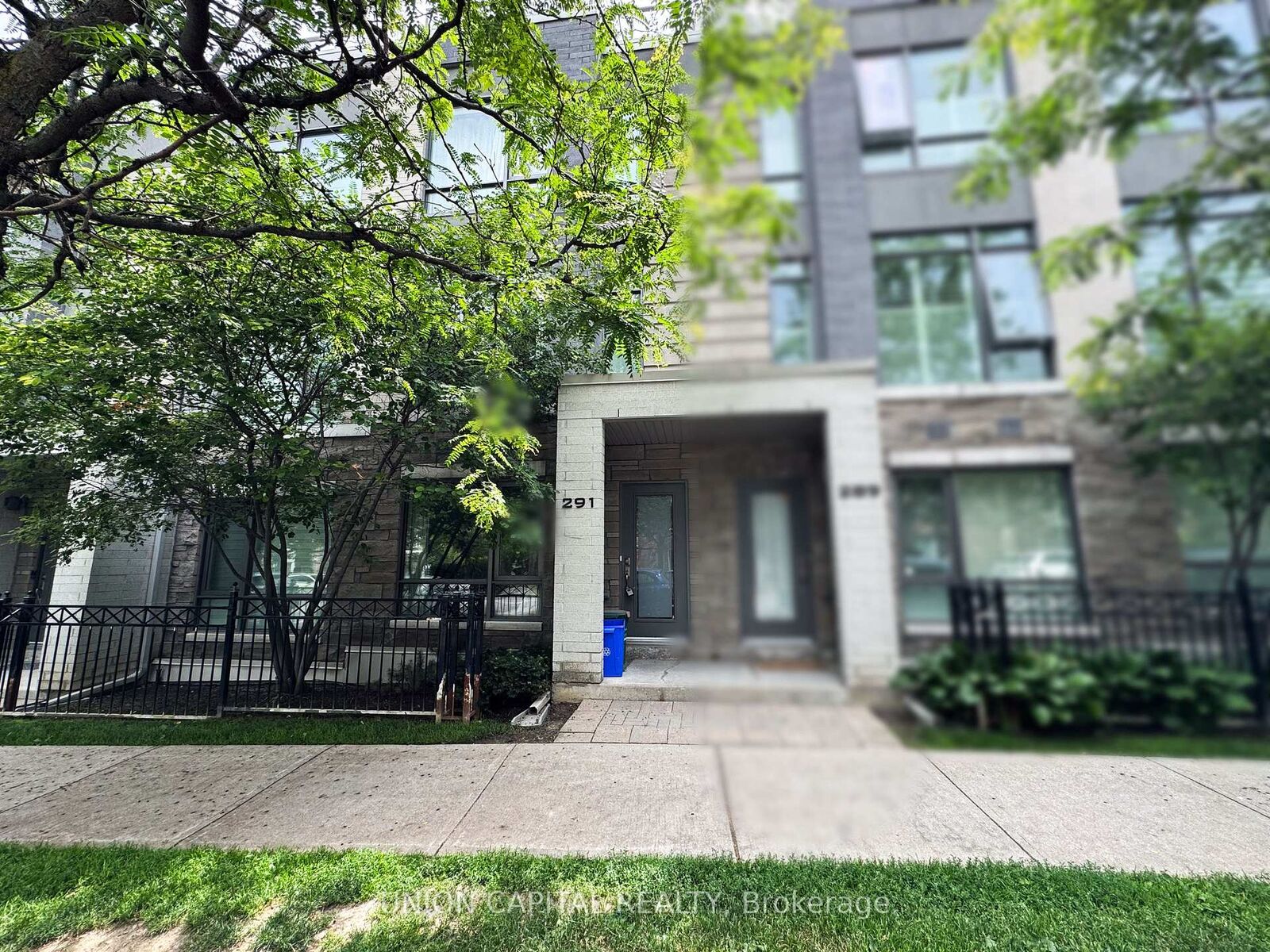 Property Photo: 291 South Park Road ON L3T 0B9