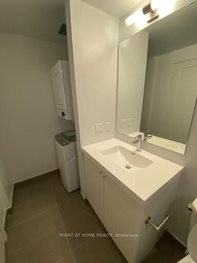 Property Photo:  2550 Simcoe St N Street 319  ON L1L 0R5 