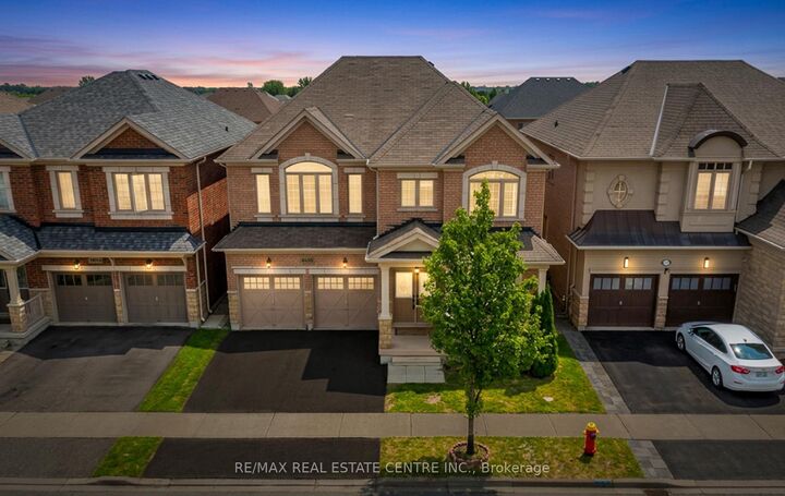 Property Photo:  