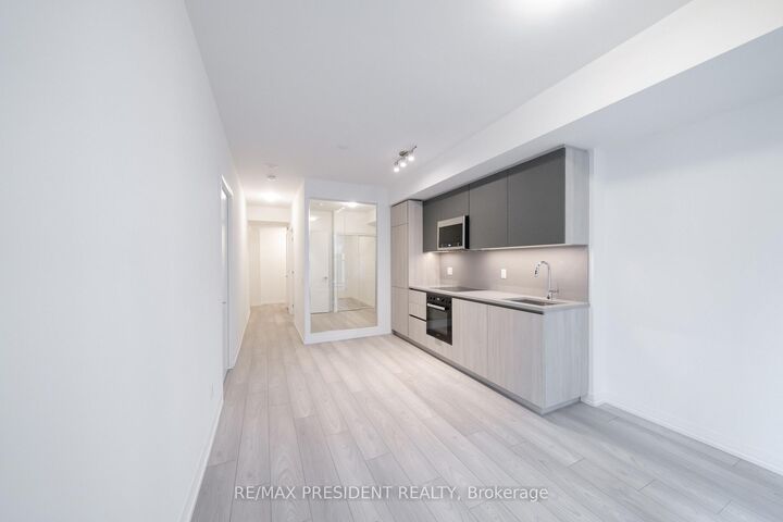 Property Photo:  400 King Street W 808  ON M5V 1K2 