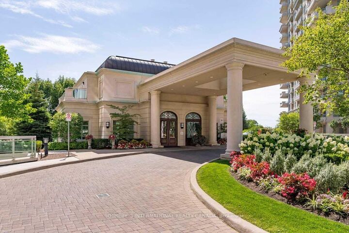 Property Photo: 10 Bloorview Place 920 ON M2J 0B1
