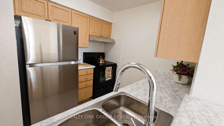 Property Photo: 3088 Kennedy Road Ph10 ON M1V 5M4