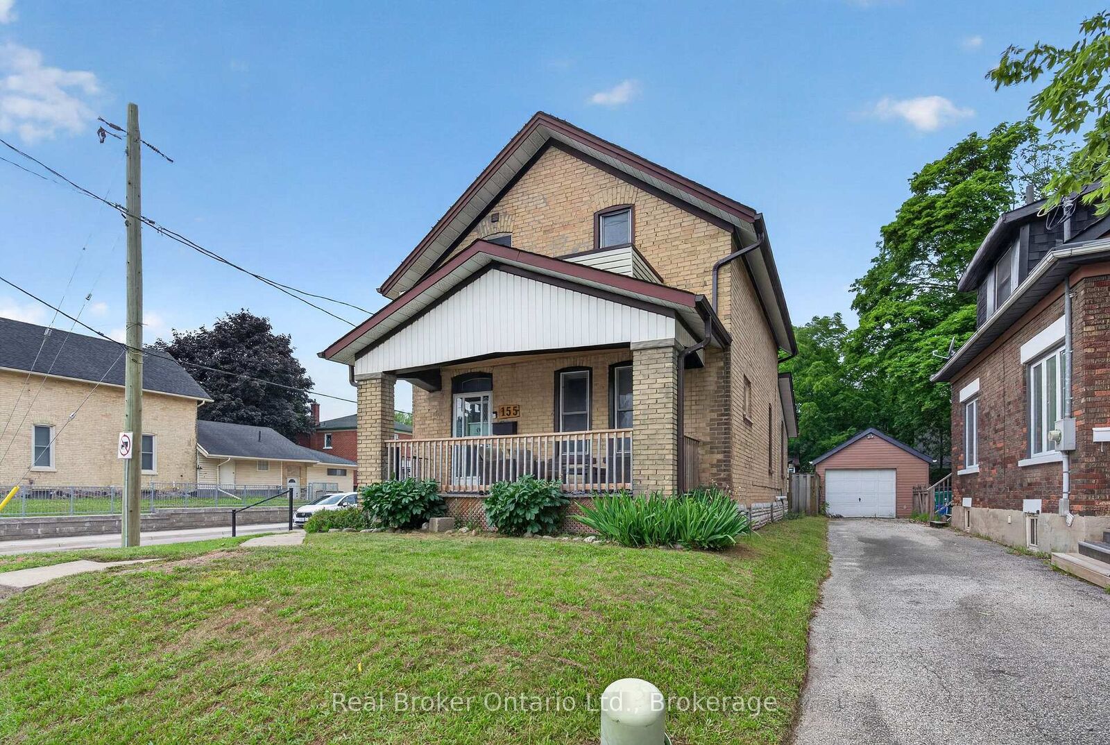 Property Photo:  155 Lancaster Street W  ON N2H 4T7 