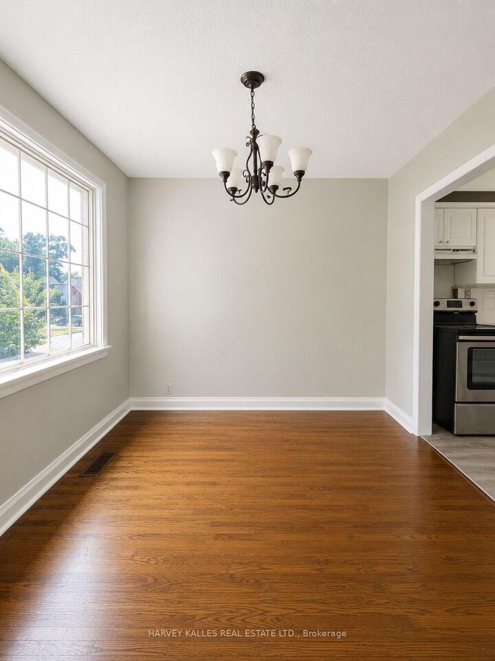 Property Photo:  168 Bogert Avenue  ON M2N 1K9 