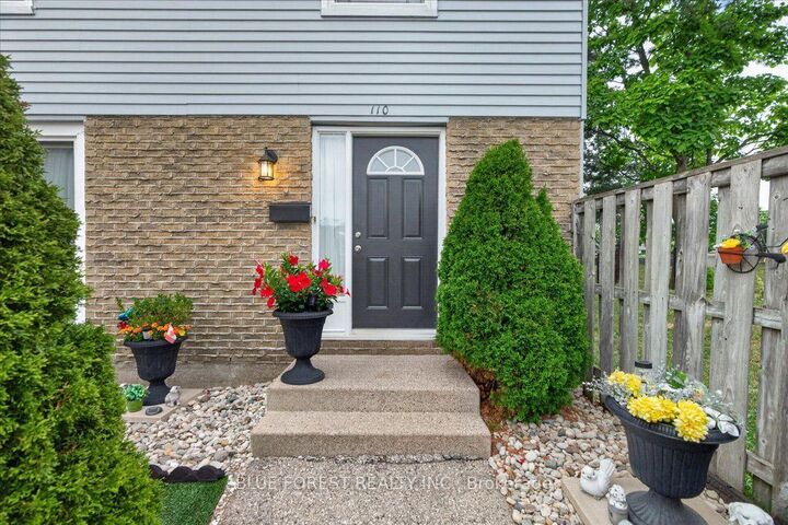Property Photo: 70 Fiddlers Green Road 110 ON N6H 4R4