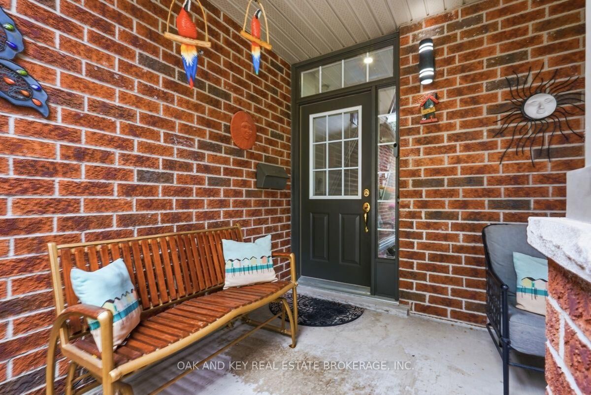 Property Photo: 1269 Birchwood Drive ON N6K 5C2