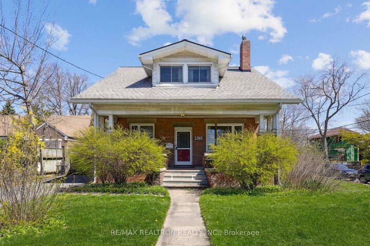 Property Photo:  2585 Lake Shore Boulevard W  ON M8V 1G3 