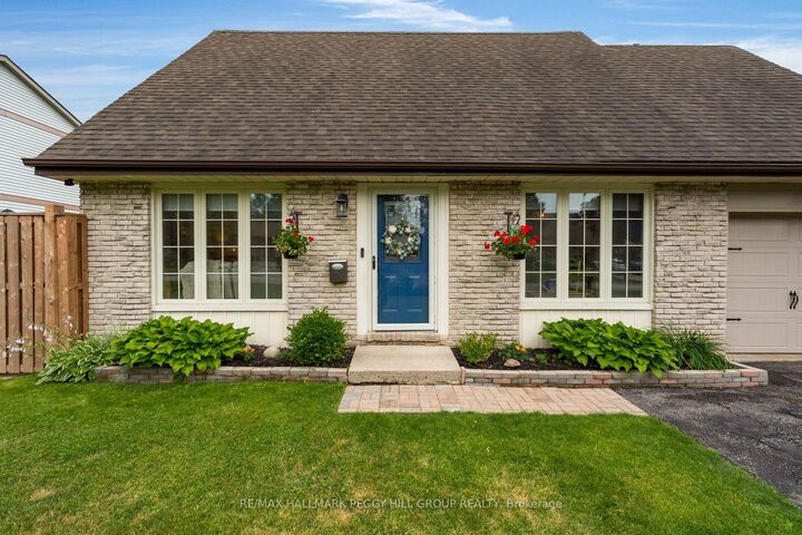 Property Photo:  36 Lillian Crescent  ON L4N 4P6 