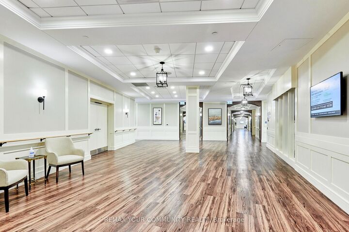 Property Photo:  440 William Graham Drive 511  ON L4G 1X5 