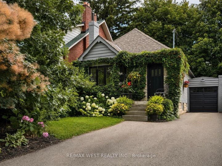 Property Photo: 12 Brentwood Road S ON M8Z 3N2