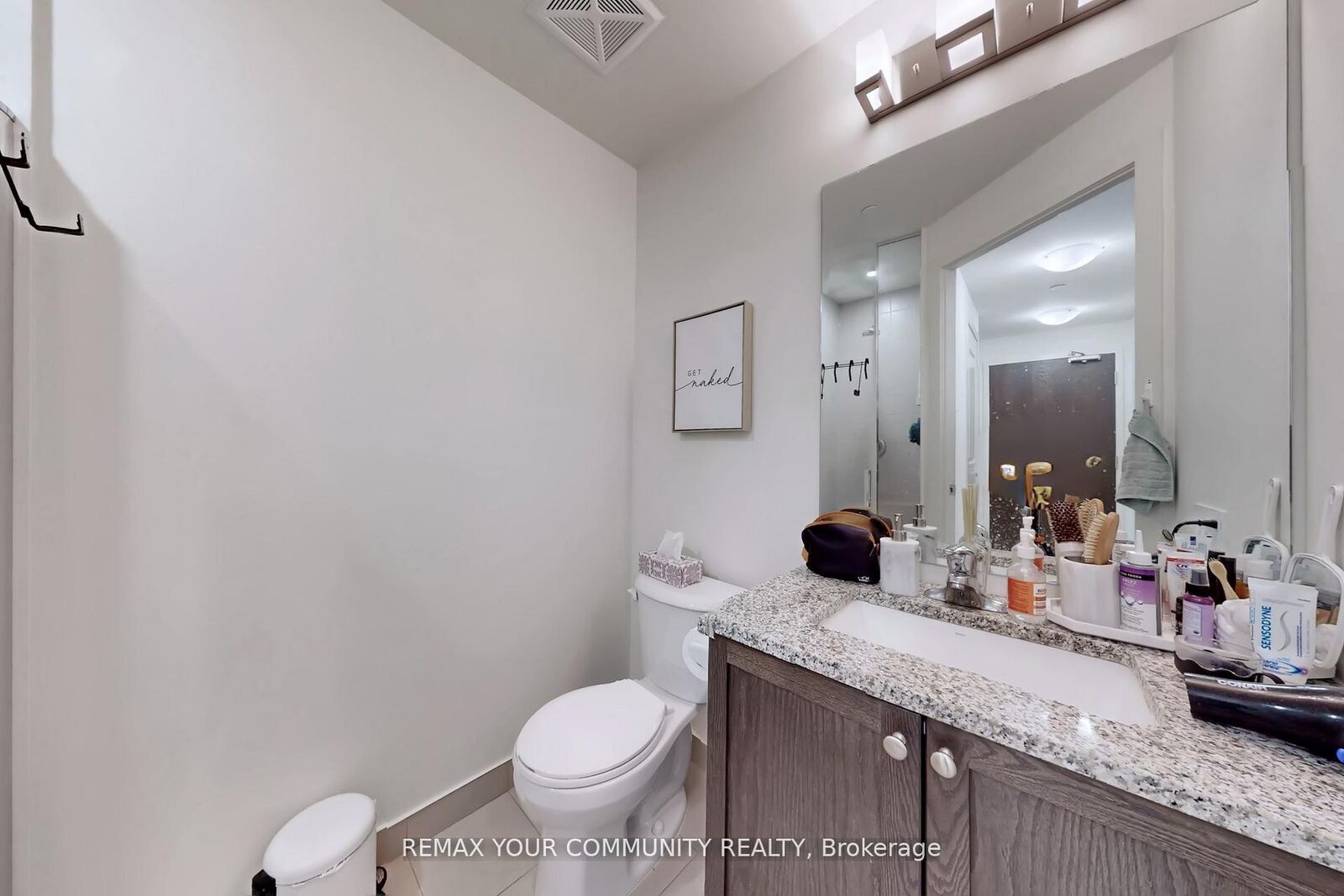 Property Photo: 4955 Yonge Street 2117 ON M2N 0L8