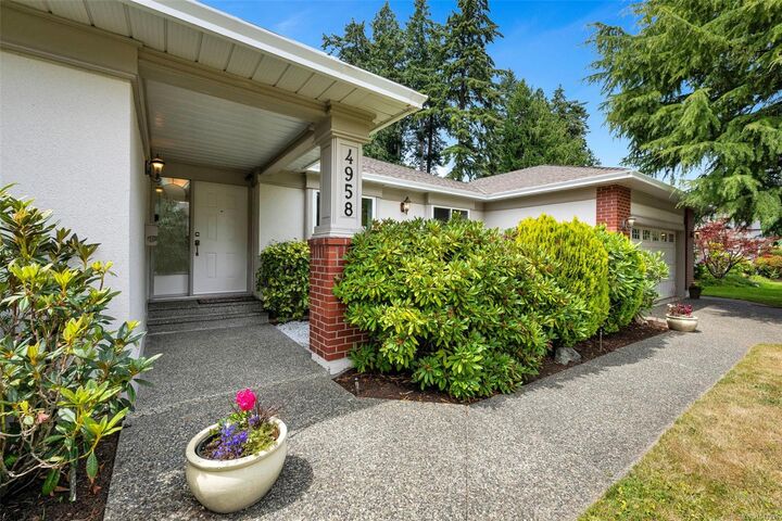 Property Photo: 4958 Del Monte Ave BC V8Y 3A2