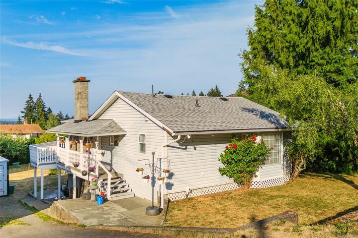 429 Davis Rd — photo 1